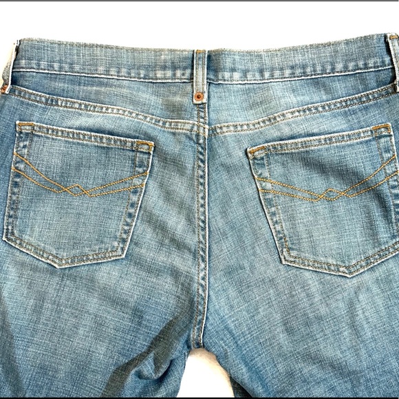 GAP Light wash jean shorts Sz 8 - Picture 5 of 6